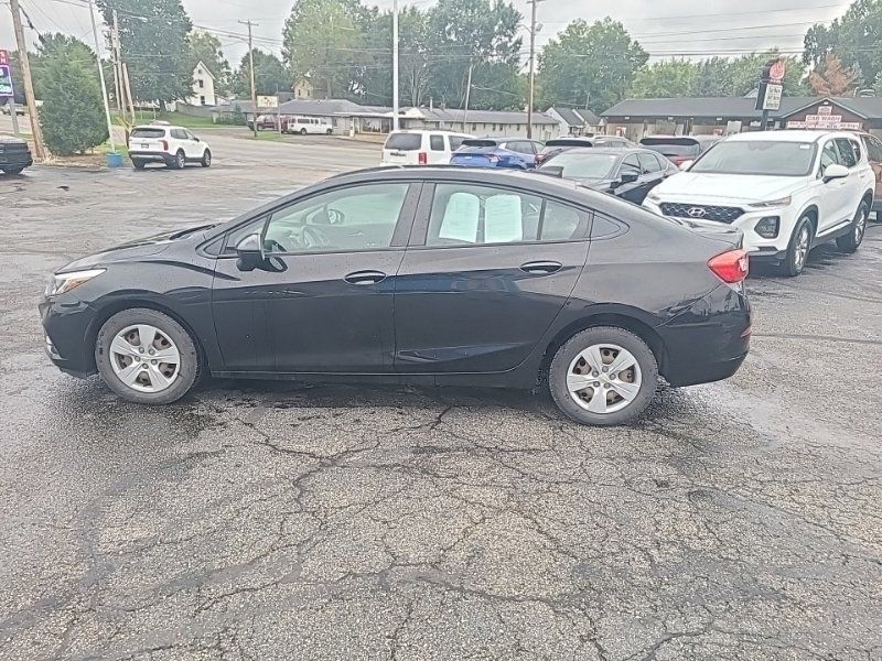 Used 2018 Chevrolet Cruze LS FWD image 3