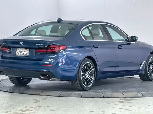 Used 2023 BMW 530e xDrive w/ Premium Package AWD/4WD image 2