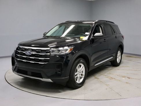 Certified 2025 Ford Explorer Active AWD/4WD image 7