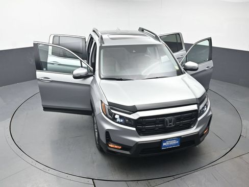 Certified 2025 Honda Ridgeline RTL image 54