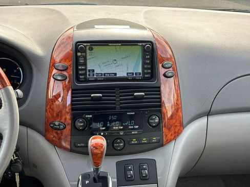 Used 2007 Toyota Sienna XLE Limited image 21