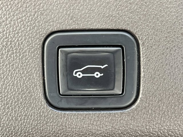 Used 2021 GMC Yukon SLT w/ SLT Luxury Plus Package RWD image 25
