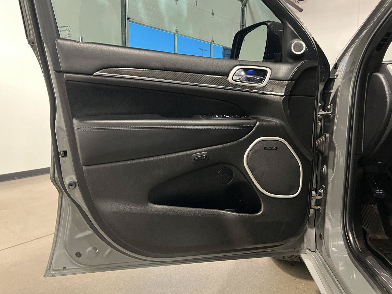 Used 2019 Jeep Grand Cherokee SRT AWD/4WD image 34