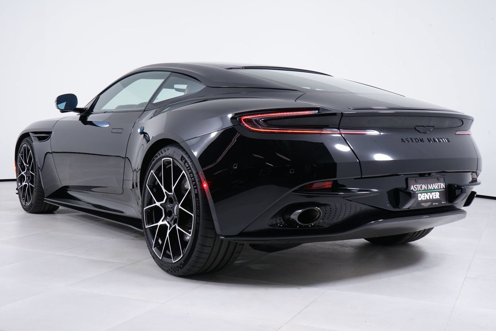 Used 2026 Aston Martin DB12 Coupe RWD image 17