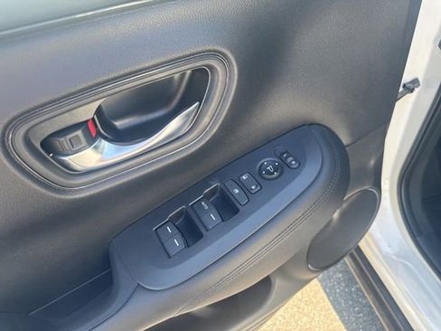 Certified 2023 Honda HR-V LX image 22