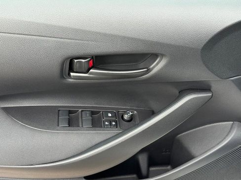 Certified 2025 Toyota Corolla LE image 18