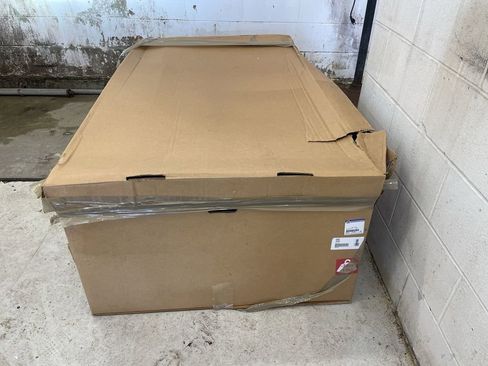 Used 2022 Jeep Wrangler Unlimited Sahara w/ Cold Weather Group image 30