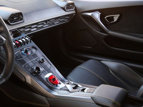 Used 2018 Lamborghini Huracan LP 580-2 image 16