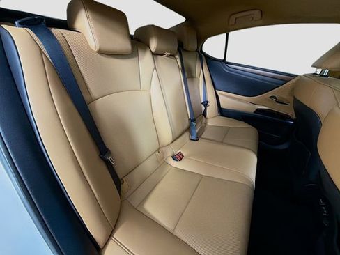 Used 2022 Lexus ES 350 w/ Premium Package image 27