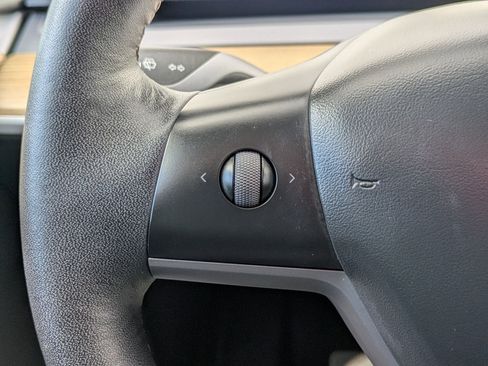 Used 2023 Tesla Model Y Long Range image 15