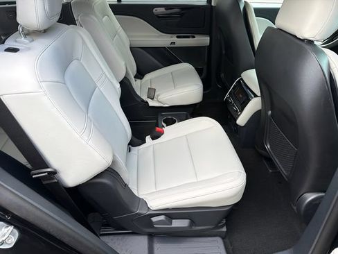 New 2026 Lincoln Aviator 2WD w/ Jet Appearance Package image 16