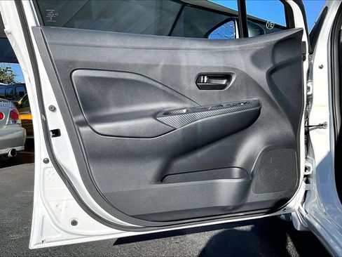 New 2025 Nissan Versa S image 10