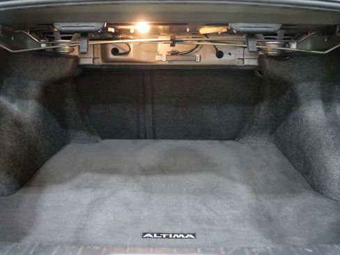 Used 2025 Nissan Altima 2.5 SV image 24