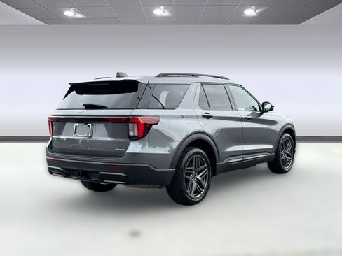 Certified 2025 Ford Explorer ST-Line w/ ST-Line Street Pack AWD/4WD image 9