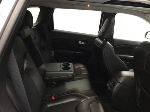 Used 2021 Jeep Cherokee Trailhawk w/ Sun & Sound Group AWD/4WD image 41