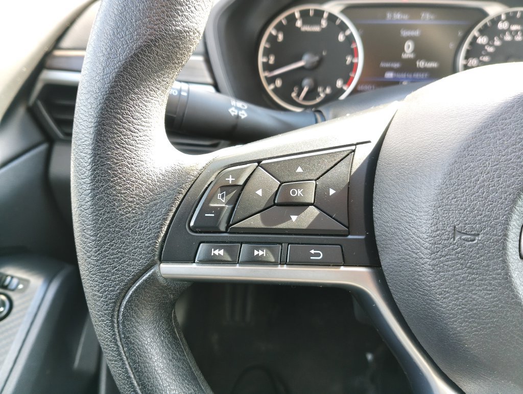 Used 2025 Nissan Altima 2.5 SV FWD image 21