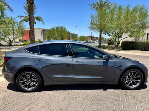 Used 2018 Tesla Model 3 Performance AWD/4WD image 2