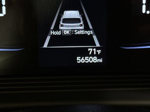 Used 2024 Hyundai Venue SEL FWD image 13