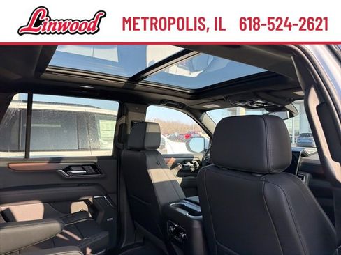 New 2026 GMC Yukon Denali w/ Sun & Power Step Package image 12