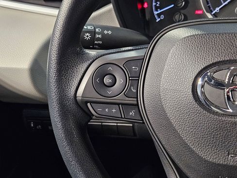 Used 2022 Toyota Corolla LE image 26