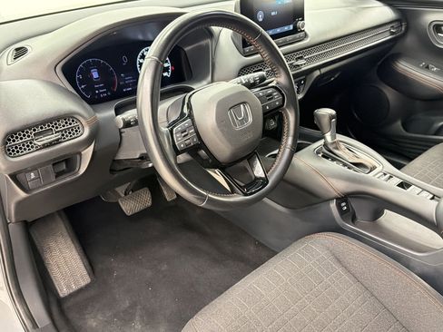 Used 2025 Honda HR-V Sport image 27