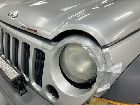 Used 2005 Jeep Liberty Sport AWD/4WD image 25