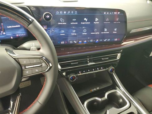 New 2026 Chevrolet Traverse RS w/ LPO, Floor Liner Package FWD image 17