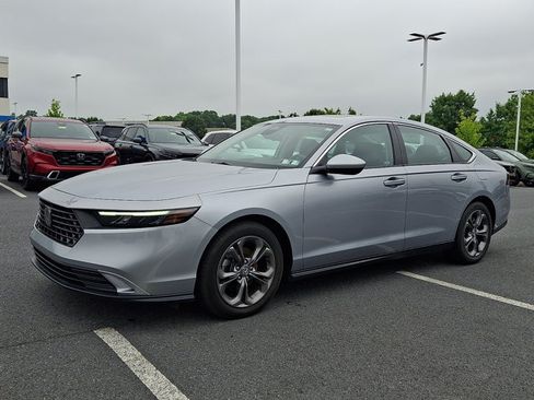 Used 2023 Honda Accord EX image 3