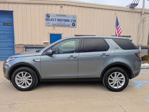 Used 2018 Land Rover Discovery Sport HSE image 3
