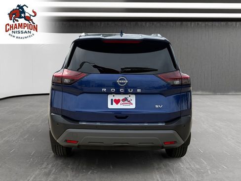 Used 2023 Nissan Rogue SV w/ SV Premium Package FWD image 4