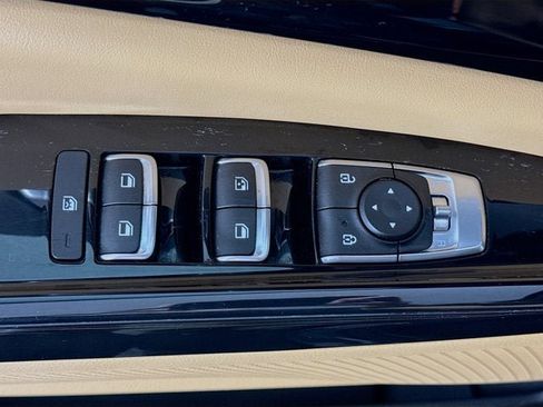 Certified 2024 Kia Carnival EX image 18