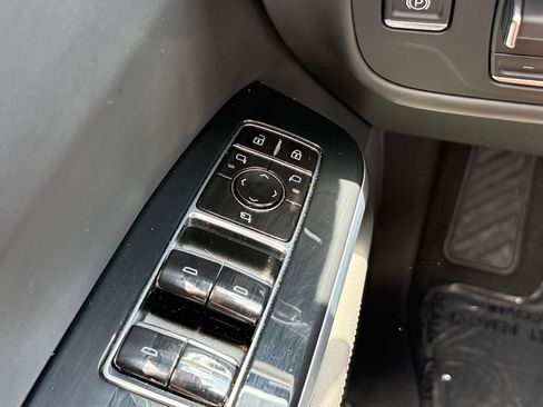 Used 2025 Cadillac Escalade Sport Platinum w/ LPO, Floor Liner Package AWD/4WD image 24