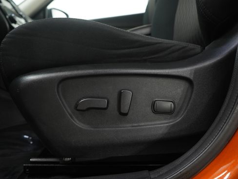 Used 2018 Nissan Rogue SV w/ Premium Package image 23