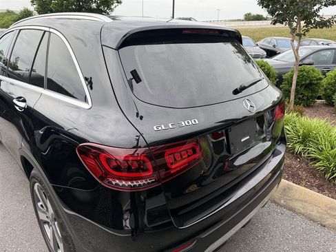 Used 2022 Mercedes-Benz GLC 300 image 9