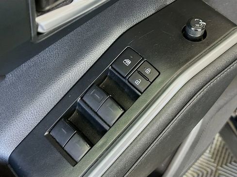 Used 2024 Toyota Highlander XLE image 20