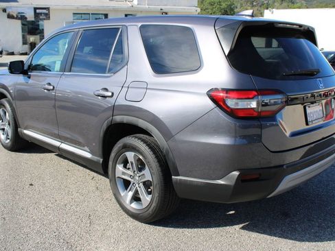 Used 2023 Honda Pilot EX-L image 6