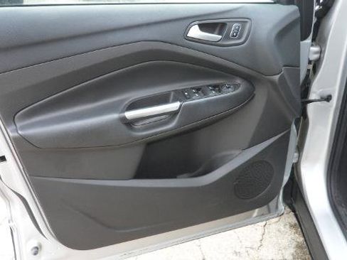 Used 2018 Ford Escape SE image 17