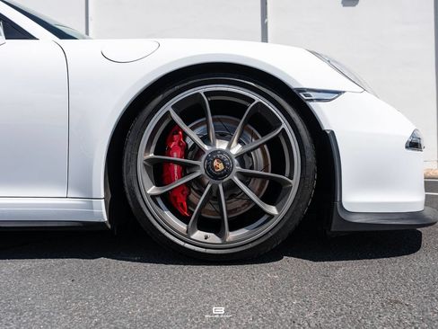 Used 2015 Porsche 911 GT3 RWD image 16