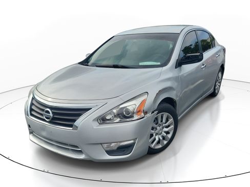 Used 2014 Nissan Altima 2.5 S FWD image 3