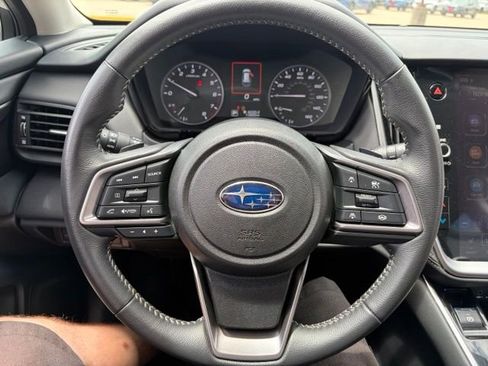 Used 2025 Subaru Outback Premium AWD/4WD image 11