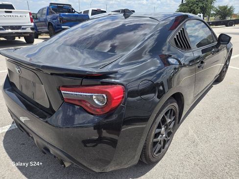 Used 2017 Toyota 86 RWD image 4