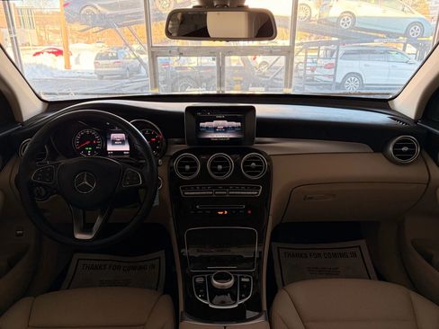 Used 2019 Mercedes-Benz GLC 300 GLC 300 4MATIC Sport Utility 4 image 26