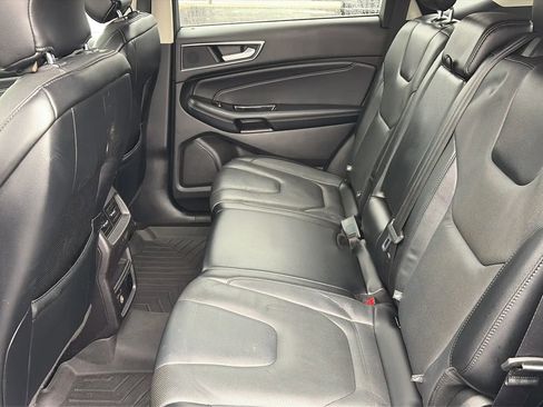 Used 2018 Ford Edge Titanium w/ Equipment Group 301A image 15