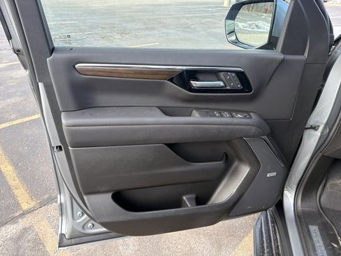 New 2026 Chevrolet Suburban High Country image 10