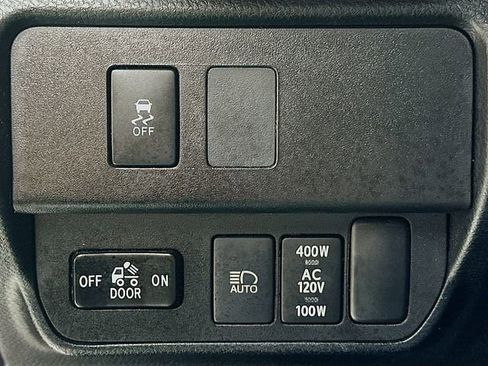 Used 2020 Toyota Tacoma TRD Sport w/ Technology Package AWD/4WD image 10