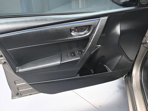 Used 2018 Toyota Corolla SE image 9