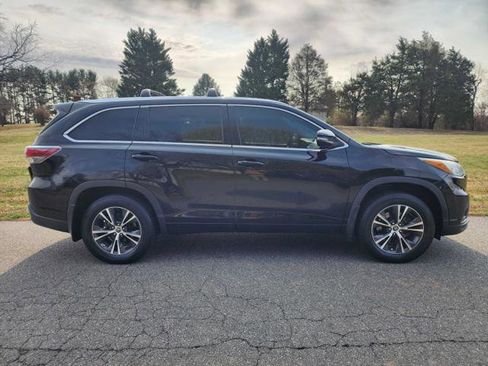 Used 2016 Toyota Highlander XLE image 5