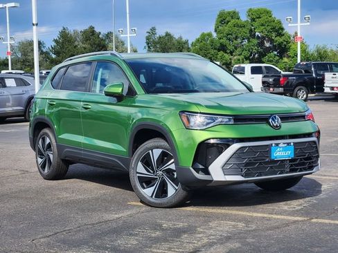 New 2026 Volkswagen Taos SE AWD/4WD image 1