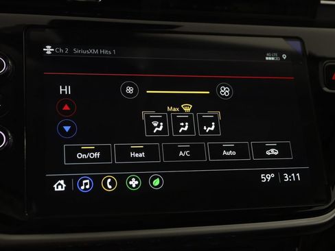 Used 2023 Chevrolet Bolt EUV Premier image 30