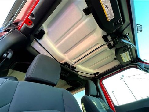 Used 2018 Jeep Wrangler Sport S image 22